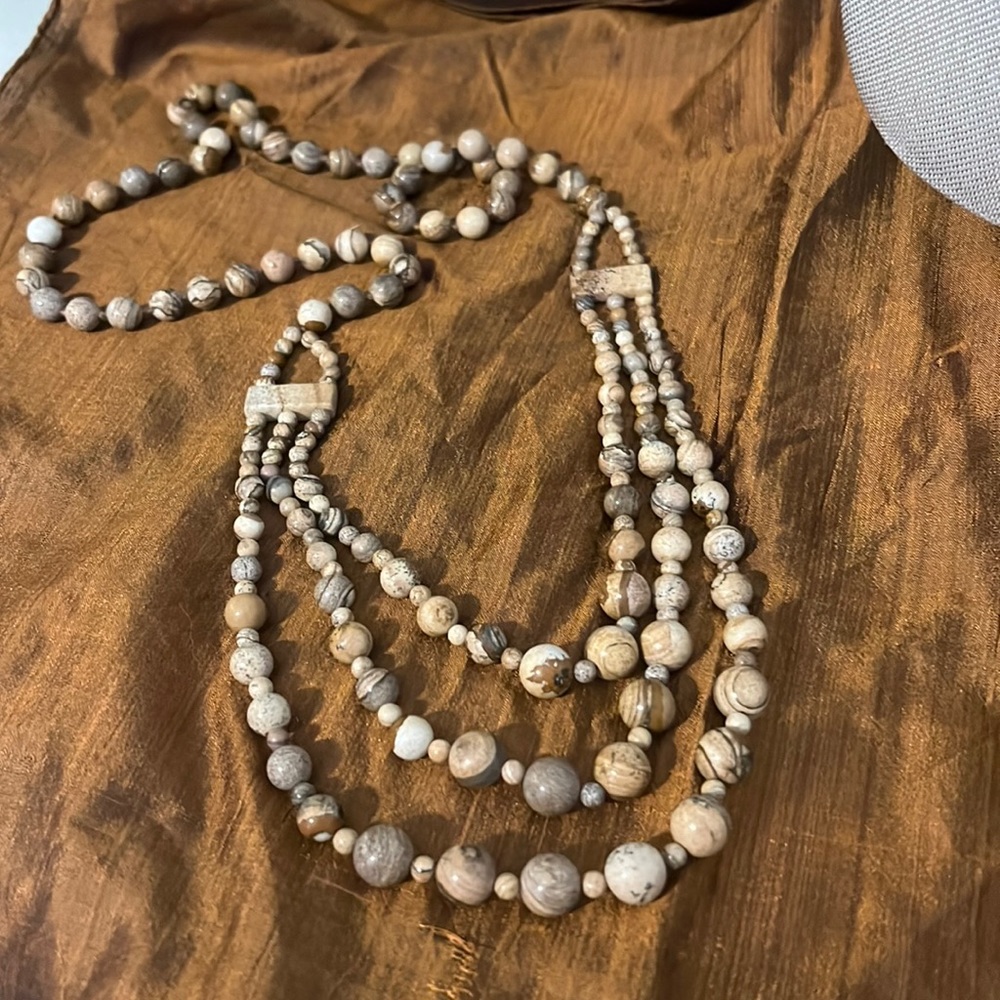 Vintage swirl Jasper round three strand necklace 17” cream/tan/brown
